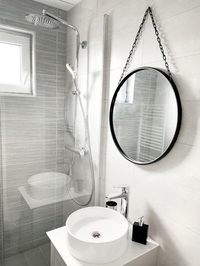 Mhc Quiet Deluxe Suite Near Downtown - Free Parking Brasov Exterior photo